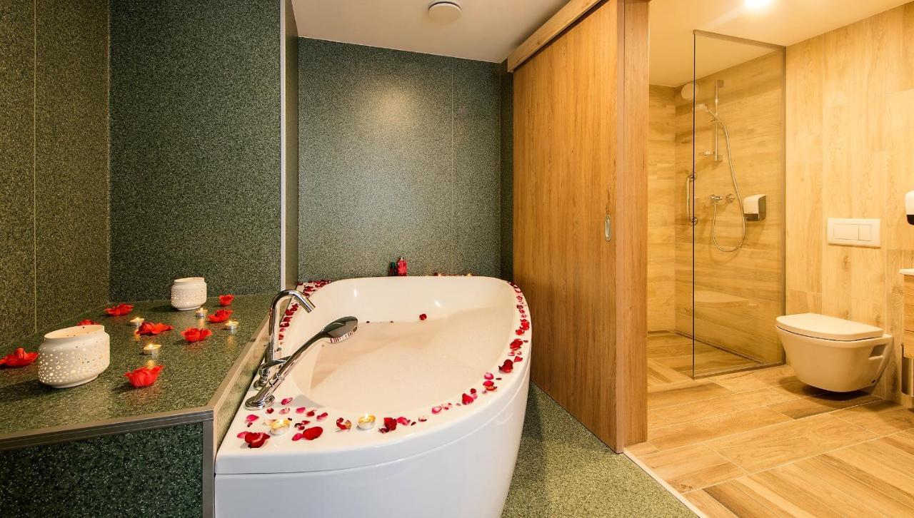 Akadémia Hotel Balatonfüred Esterno foto
