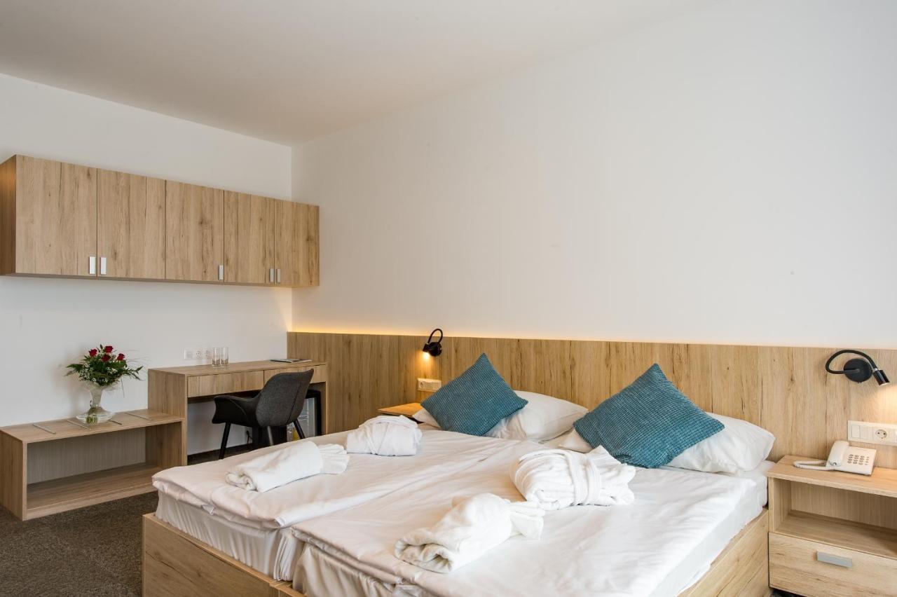Akadémia Hotel Balatonfüred Esterno foto
