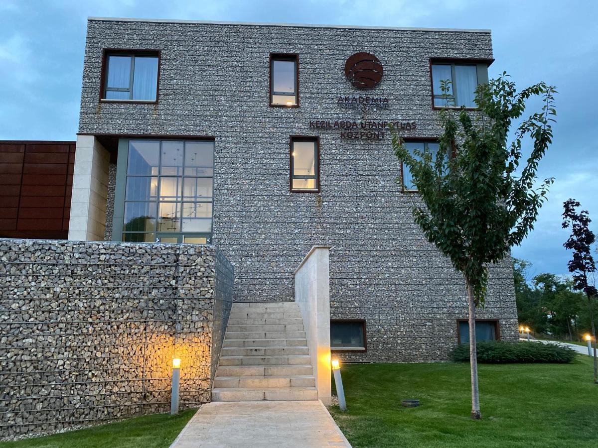 Akadémia Hotel Balatonfüred Esterno foto