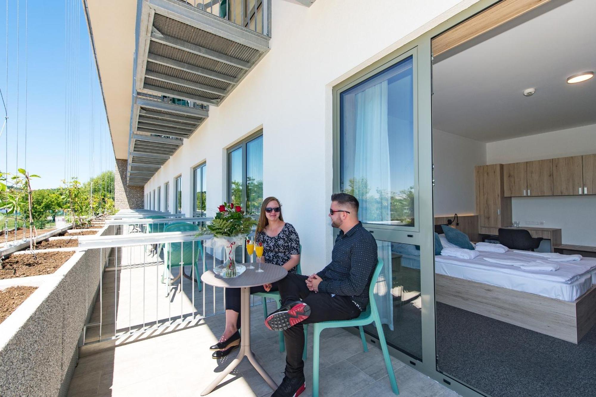 Akadémia Hotel Balatonfüred Esterno foto
