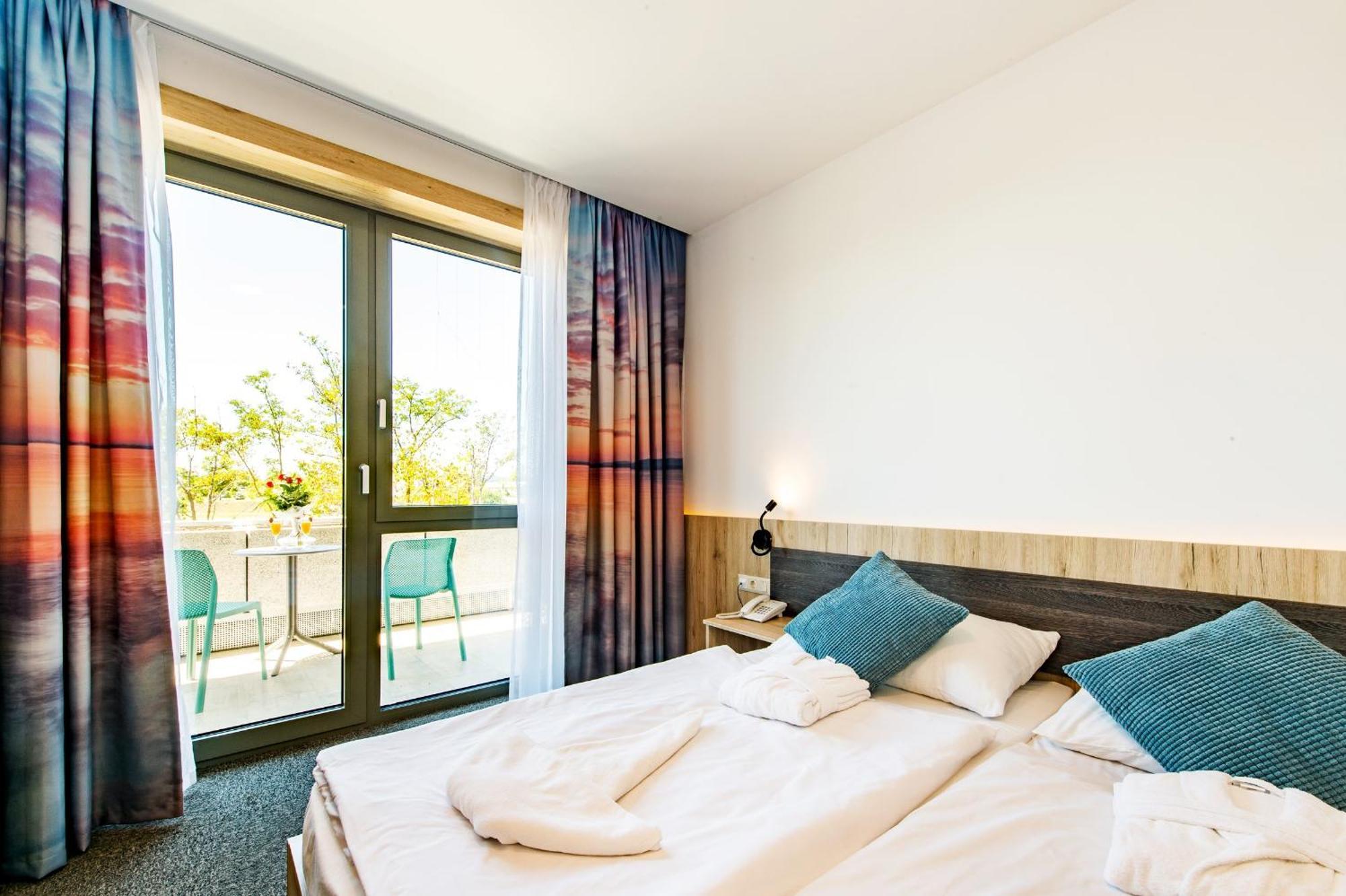 Akadémia Hotel Balatonfüred Esterno foto