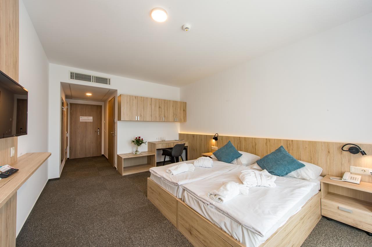 Akadémia Hotel Balatonfüred Esterno foto